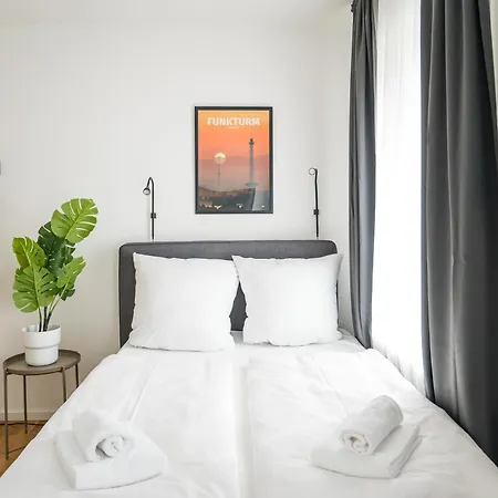 Homaris Schlueterstrasse * 柏林