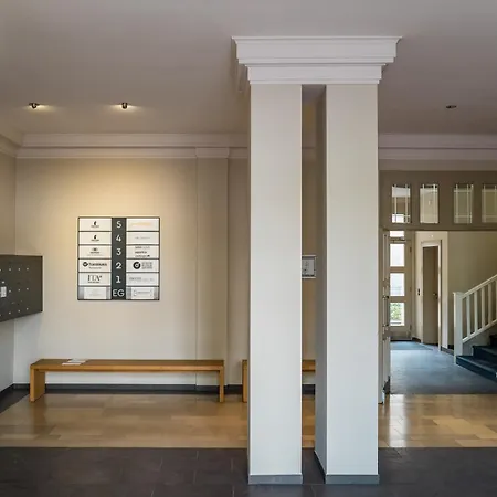 Homaris Schlueterstrasse * ברלין