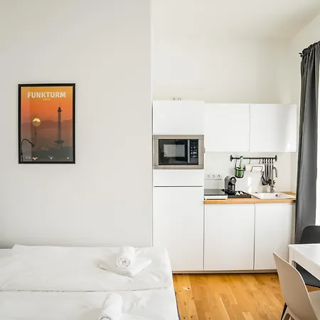 Homaris Schlueterstrasse * برلين