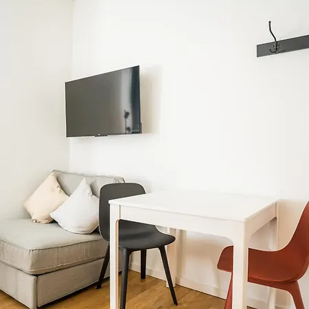 Homaris Schlueterstrasse * ברלין